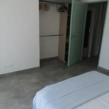 Maison Neuve Contemporaine Parking Apartmán *